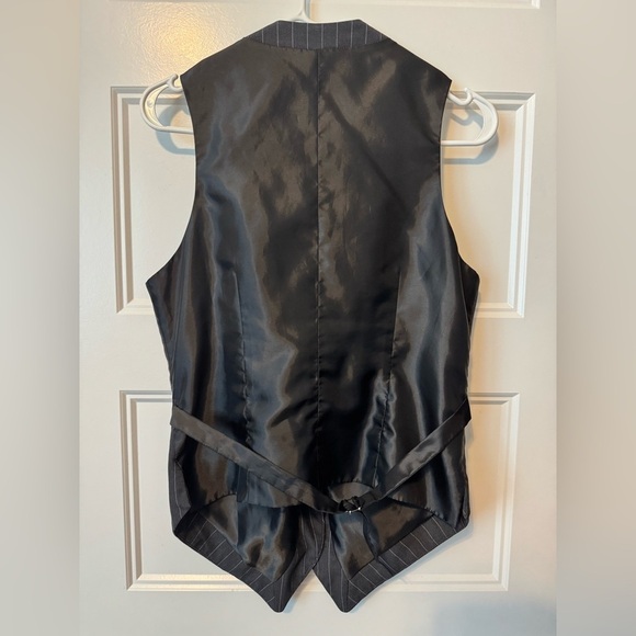 Norma Kamali Charcoal Gray Pinstriped 
Women's Vest Size Medium - Picture 2 of 6